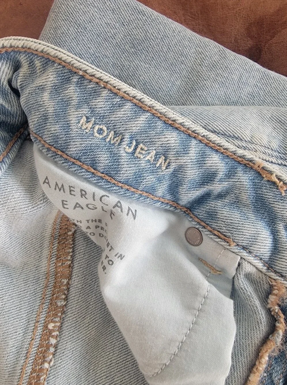 American Eagle Outfitters Light Blue Slim Straight Women’s Mom Jeans